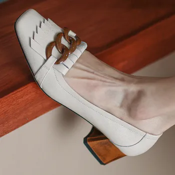 Большие размеры 34-42, женские туфли-лодочки из натуральной кожи на среднем каблуке толщиной 4,5 см с квадратным носком без застежки, бахрома, цепочка, туфли на каблуке в стиле ретро