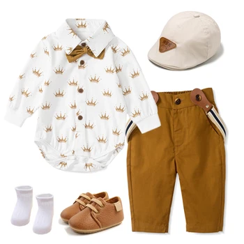 Бутик одежды для маленьких мальчиков, костюм 2022 года, хлопковый модный комбинезон с короной для младенцев, шляпа с бантом, Обувь, подарочный набор для вечеринки по случаю Дня рождения новорожденного