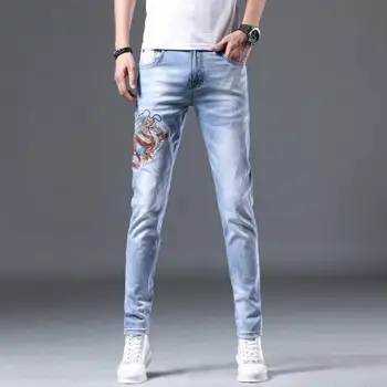 Весенние новые мужские джинсы бренда tide с китайской вышивкой дракона, высококачественные повседневные брюки светло-голубого цвета, эластичные универсальные брюки-карандаш