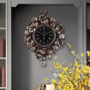 Европейские настенные часы из смолы, настенные часы современного искусства в гостиной, креативные бесшумные кварцевые часы