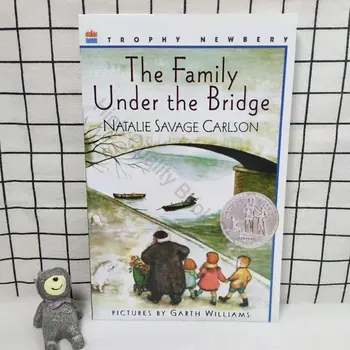 Оригинальная версия на английском языке The Family Under The Bridge Детская художественная книга для детей