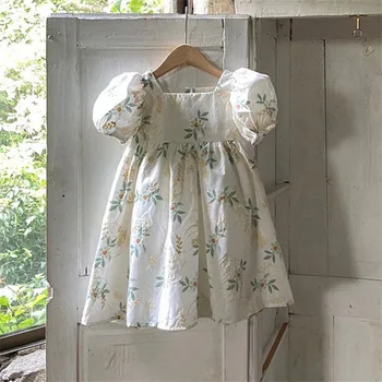 Хлопчатобумажное платье с цветочным рисунком для маленьких девочек